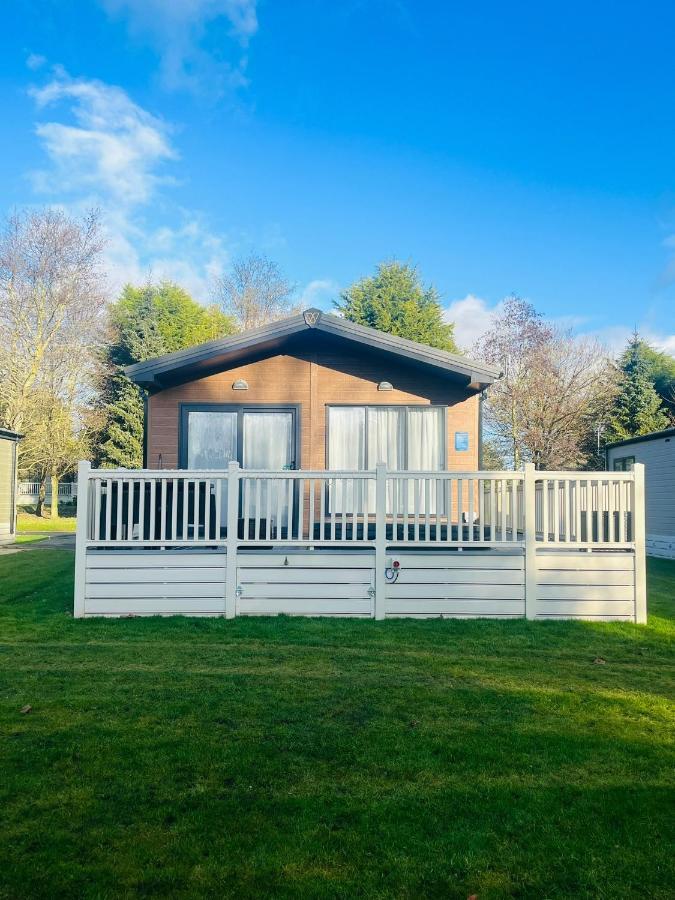 Bushmills Lodge With Hot Tub Thornton  Dış mekan fotoğraf