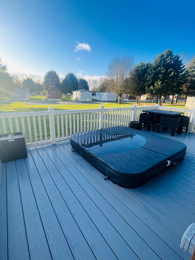 Bushmills Lodge With Hot Tub Thornton  Dış mekan fotoğraf